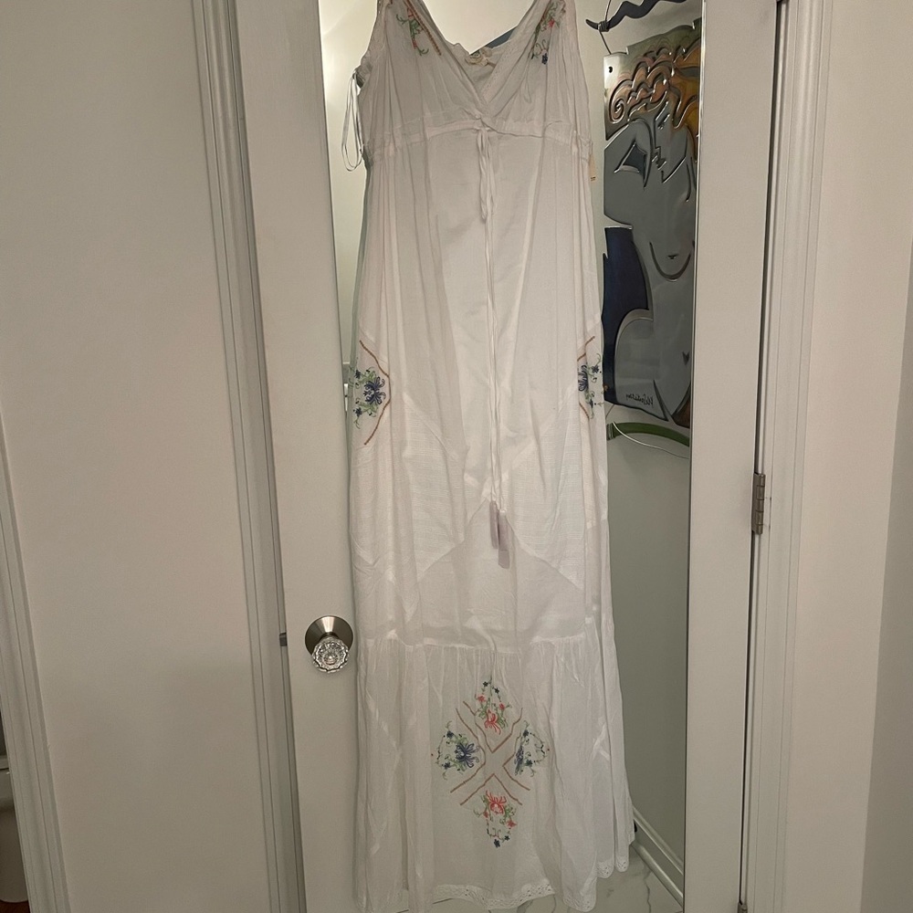NWT white maxi with embroidery